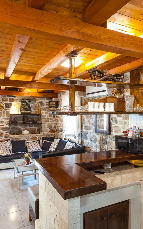 Villa Azurit: Køkken, Stue