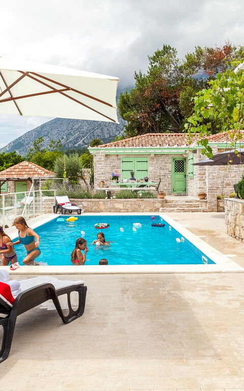 Villa Azurit: Altan / terrasse / gårdhave, pool, Udvendige