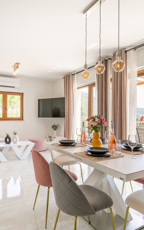 Villa Spectrum: Frokostlokale, Hovedindgang, Stue