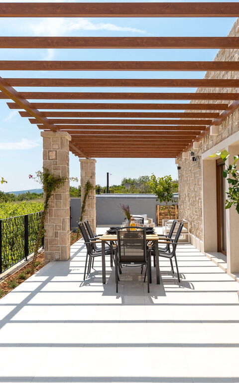 Villa Spectrum: Udendørs, Visninger