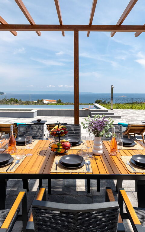 Villa Spectrum: Altan / terrasse / gårdhave, pool, Udendørs, Visninger