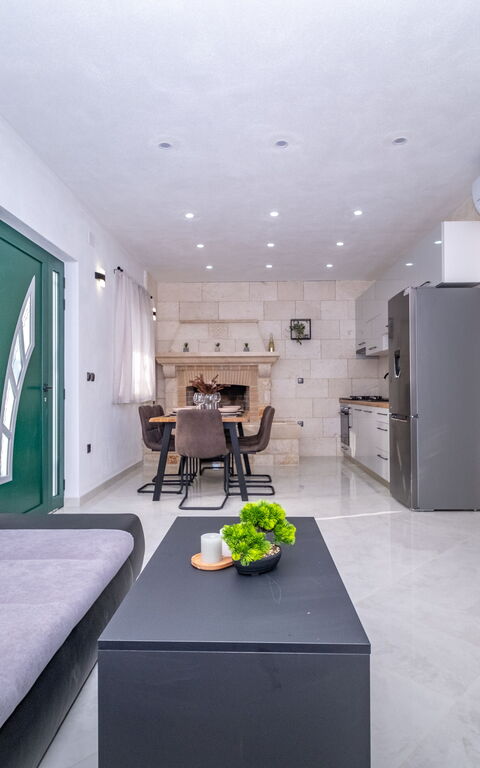 Villa Diana: Hovedindgang, Køkken, Stue