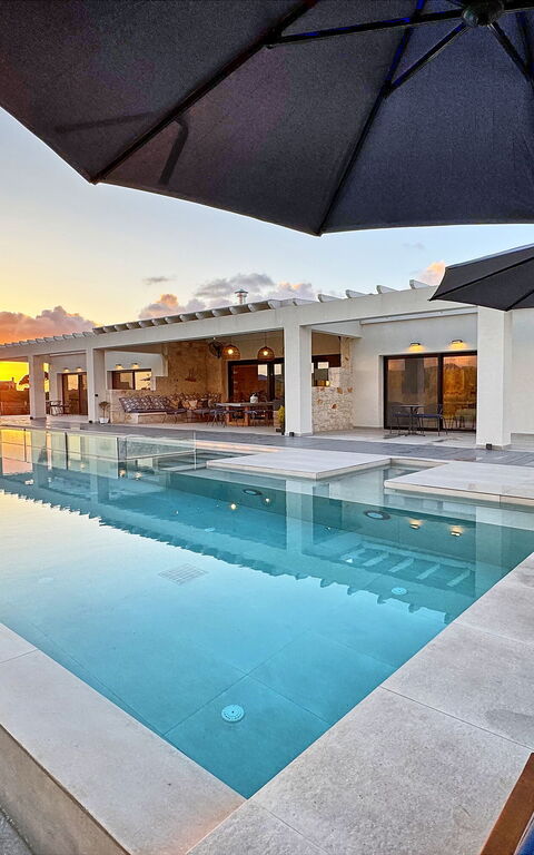 Villa Serenissima: Have, pool, Sommer, Udendørs, Udvendige, Visninger