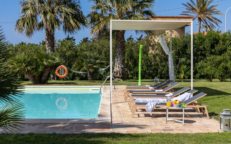 Villa Casale: Have, pool, Udendørs, Udvendige