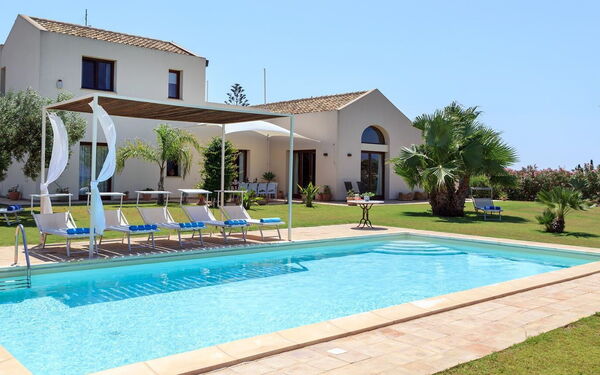 Villa Casale: Have, pool, Udendørs, Udvendige