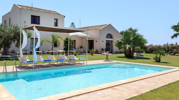 Villa Casale: Have, pool, Udendørs, Udvendige