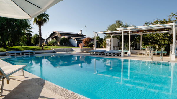 Villa Antici: pool, Udendørs, Udvendige