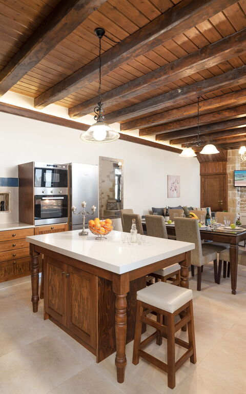 Villa Kois: Frokostlokale, Køkken, Stue