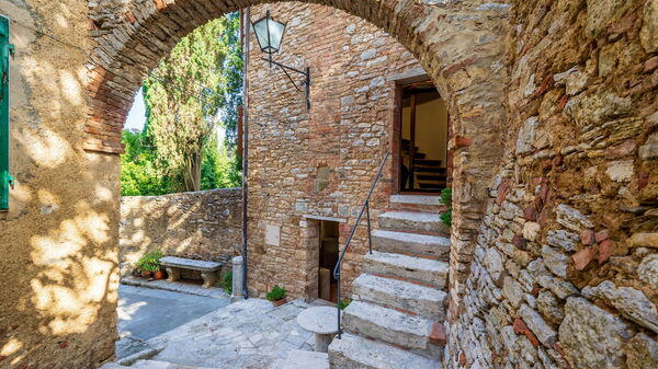 Torre di Serre: Udendørs, Udvendige