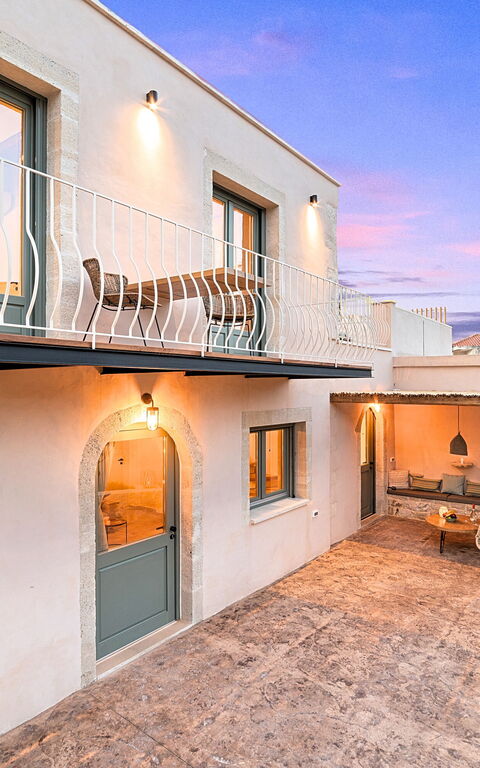 Villa Mirage: Udendørs, Udvendige