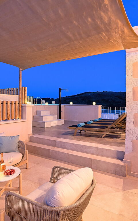 Villa Mirage: Udendørs, Udvendige