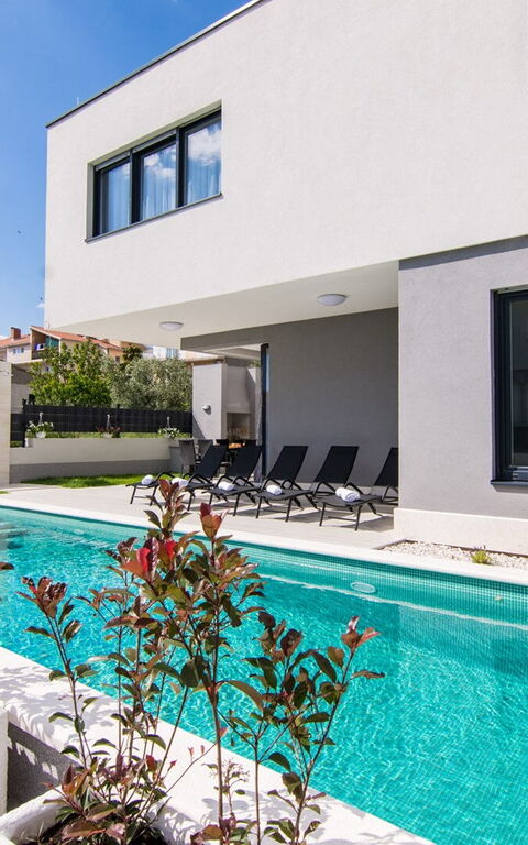 Villa Orvas 190: Have, pool, Udendørs, Udvendige