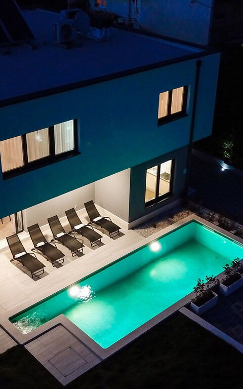 Villa Orvas 190: Udvendige