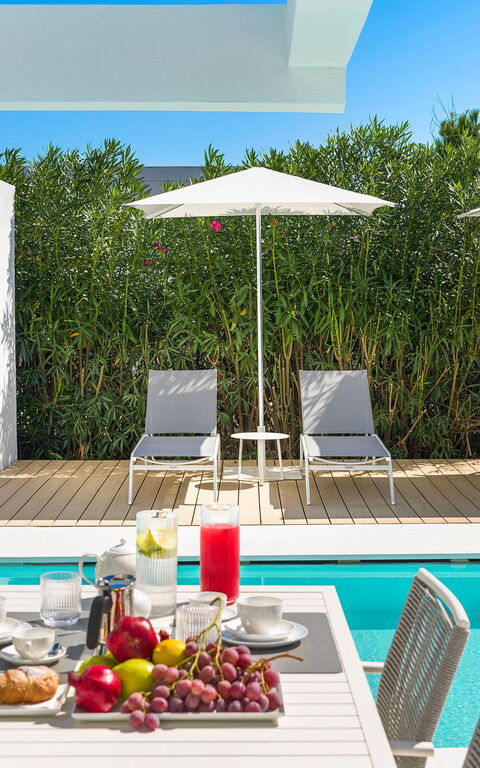 Villa Gadir: Altan / terrasse / gårdhave, Mad, pool, Udendørs, Udvendige