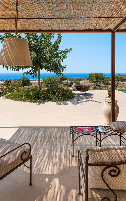 Gelso Bianco: Udendørs, Udvendige, Visninger