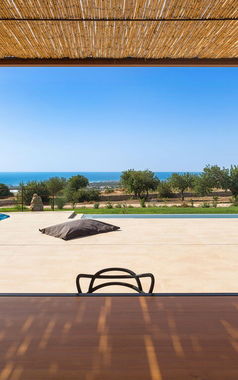 Gelso Bianco: Udendørs, Udvendige, Visninger