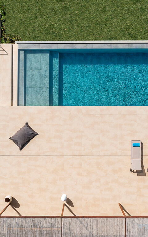 Gelso Bianco: Have, pool, Visninger