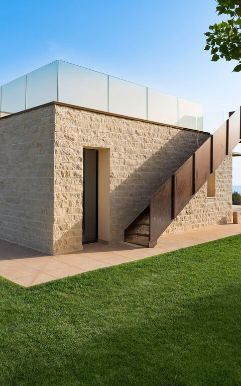 Gelso Bianco: Have, Udendørs, Udvendige