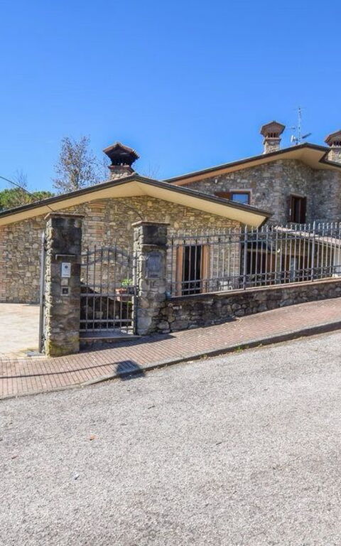 Villa Paradiso: Hovedindgang, Udendørs, Udvendige