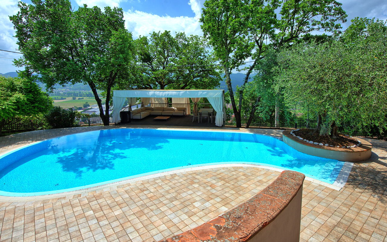 Villa Paradiso: Have, pool