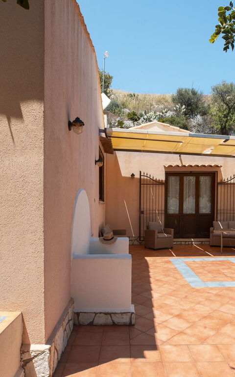 Villa Petra: Have, Udendørs