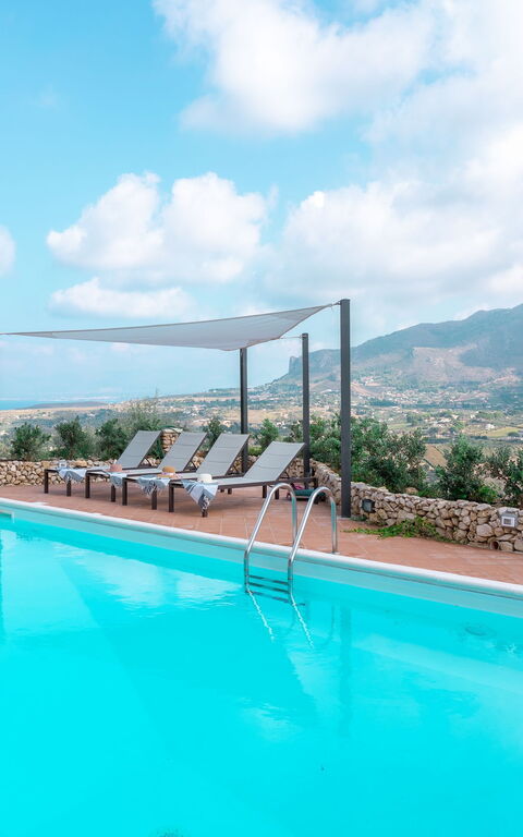 Villa Petra: pool, Udendørs, Udvendige, Visninger