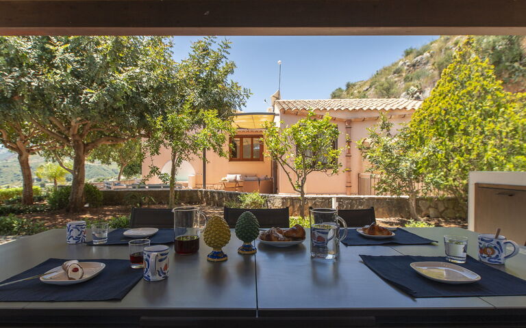 Villa Petra: Udendørs