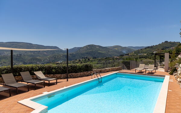 Villa Petra: pool, Udendørs, Udvendige