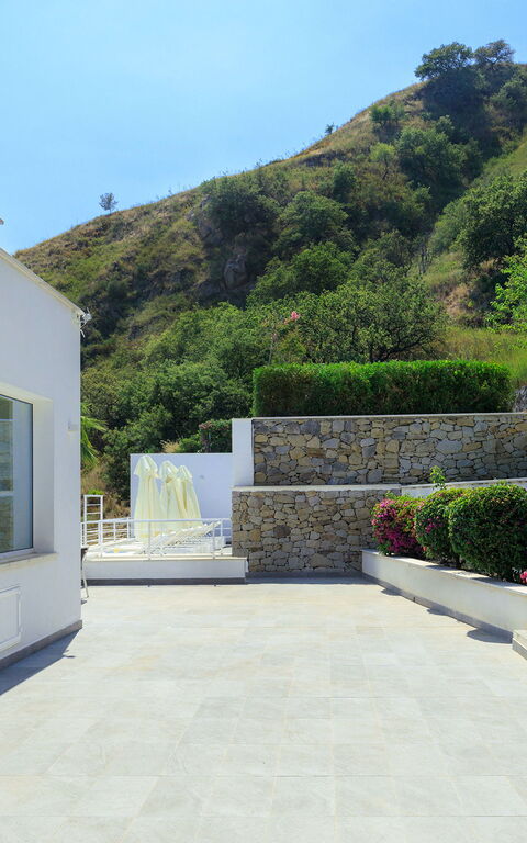 Villa Elysium: Udendørs, Udvendige