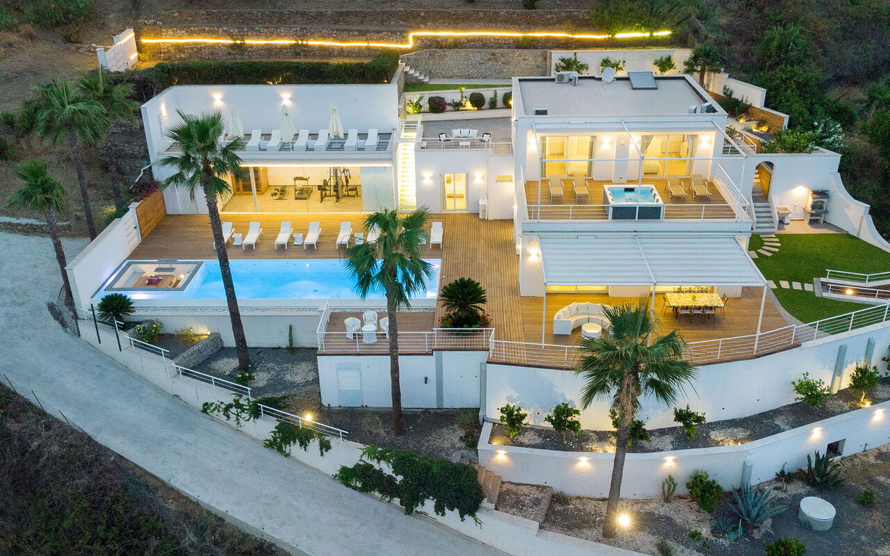 Villa Elysium: pool, Udendørs, Udvendige