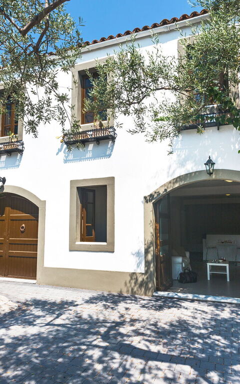 Villa Bellasia: Hovedindgang, Udendørs, Udvendige