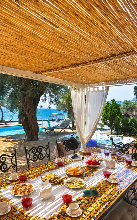 Villa Bellasia: Udendørs, Udvendige