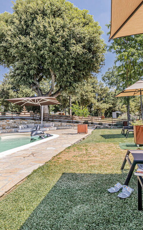 Chateau La Siroque: Have, pool, Udendørs, Udvendige