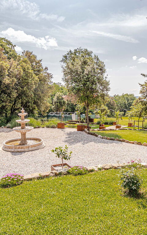 Chateau La Siroque: Have, Udendørs, Udvendige