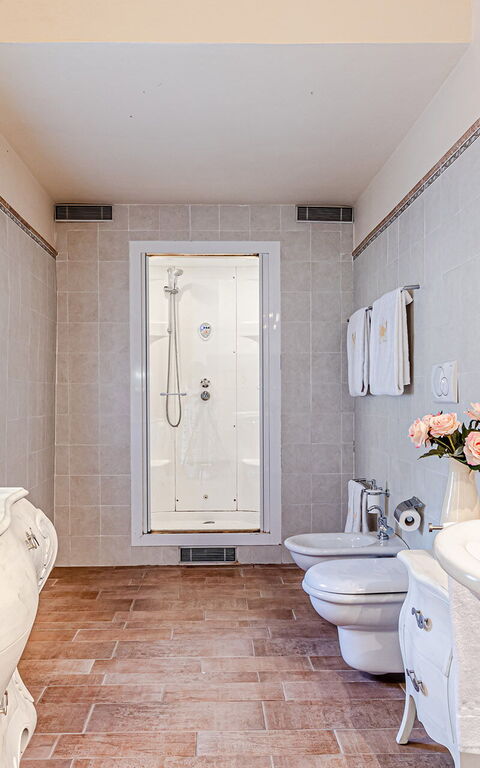 Chateau La Siroque: Badeværelse