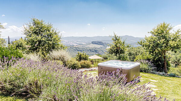 Chateau la Siroque: boblebad, Have, Udendørs, Udvendige, Visninger