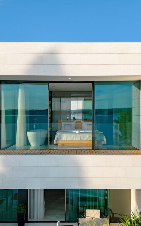 Orvas Villa 82: Udvendige, Visninger