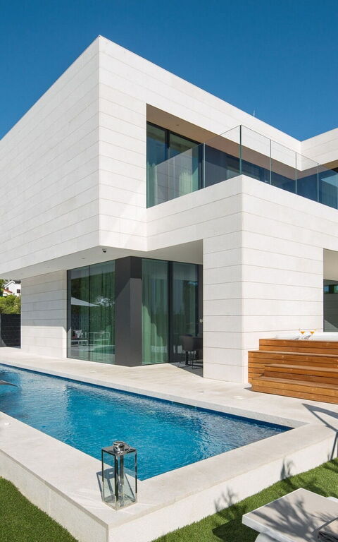 Orvas Villa 82: boblebad, Have, pool, Udvendige, Visninger