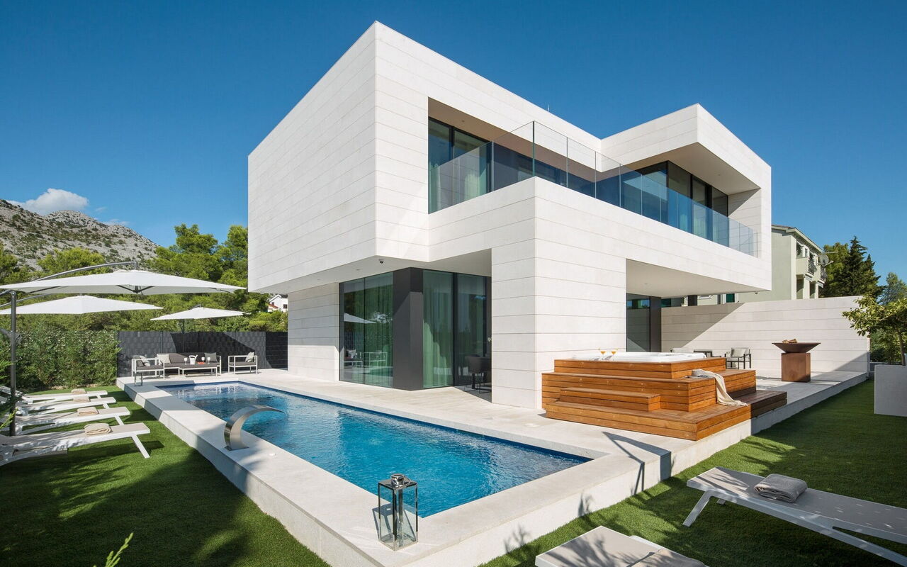 Orvas Villa 82: boblebad, Have, pool, Udvendige, Visninger