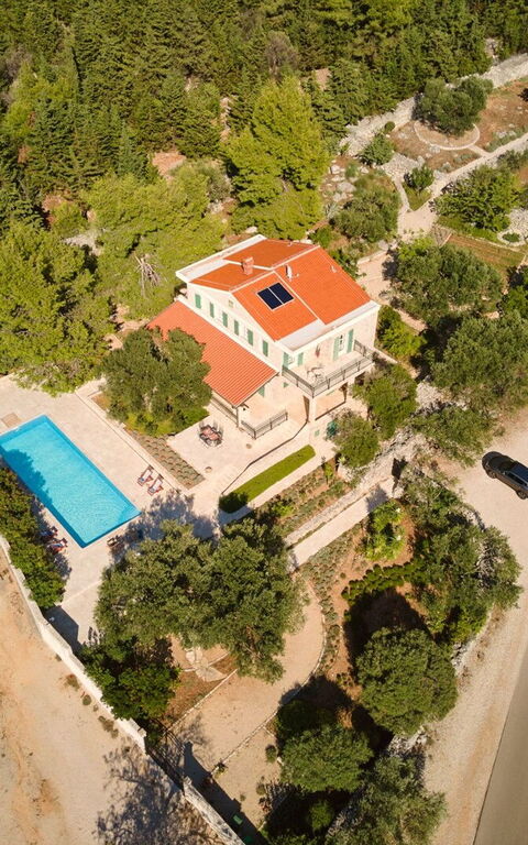 Orvas Villa 189: Udvendige, Visninger