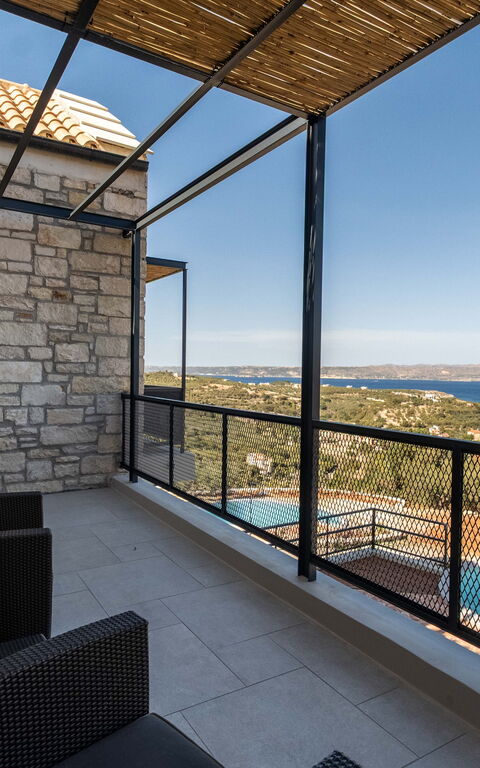 Villa Seiri: Altan / terrasse / gårdhave, pool, Udendørs, Udvendige, Visninger