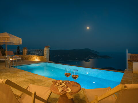 Villa Thea Mare Levantes