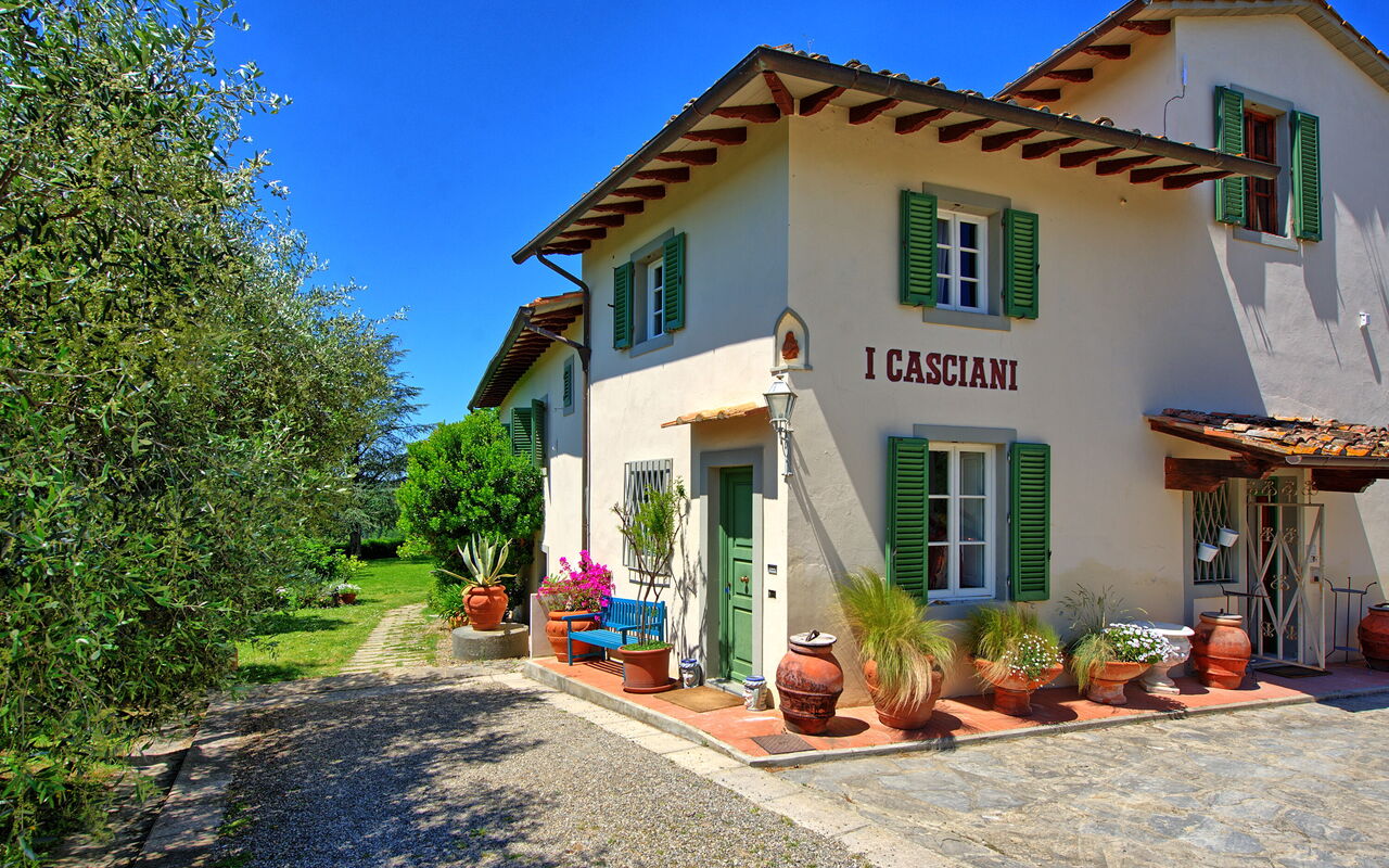 Villa Casciani: Udendørs, Udvendige