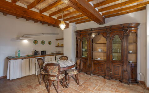 Feriebolig Varisio: Frokostlokale, Køkken, Stue