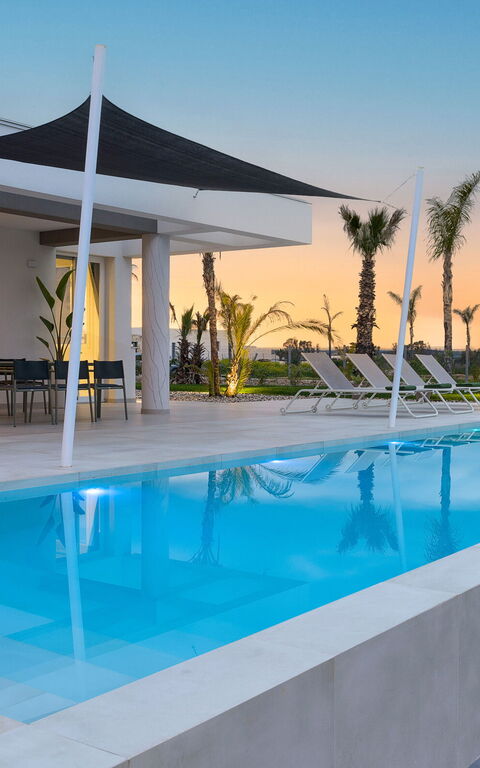 Villa Paradisus: pool, Udendørs, Udvendige