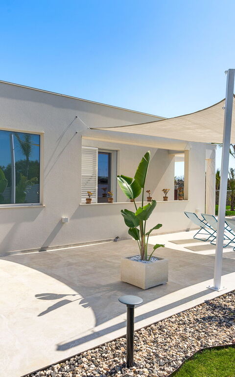 Villa Paradisus: Have, Udendørs, Udvendige