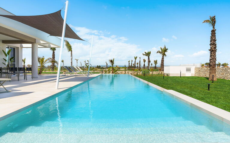 Villa Paradisus: Have, pool, Udendørs, Udvendige