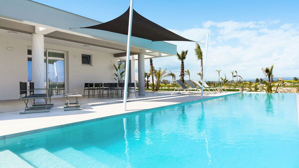 Villa Paradisus: pool, Udendørs, Udvendige