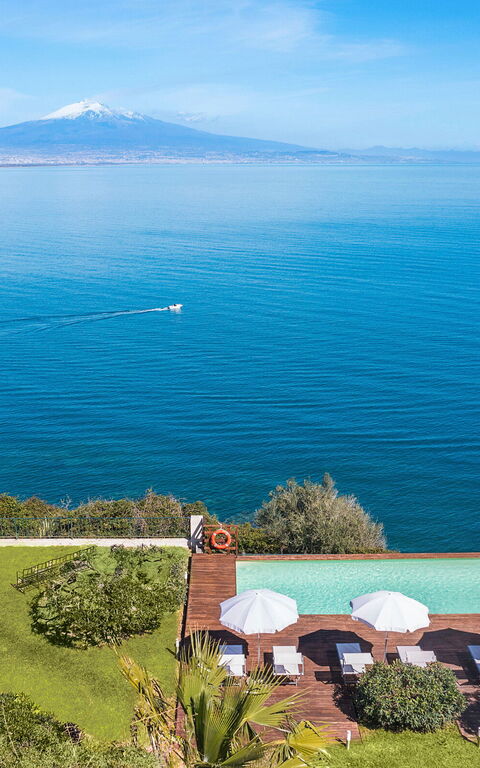 Villa Coralia: Have, pool, Udendørs, Udvendige, Visninger