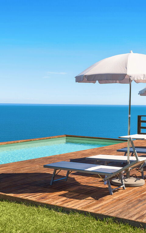 Villa Coralia: Have, pool, Udendørs, Udvendige, Visninger